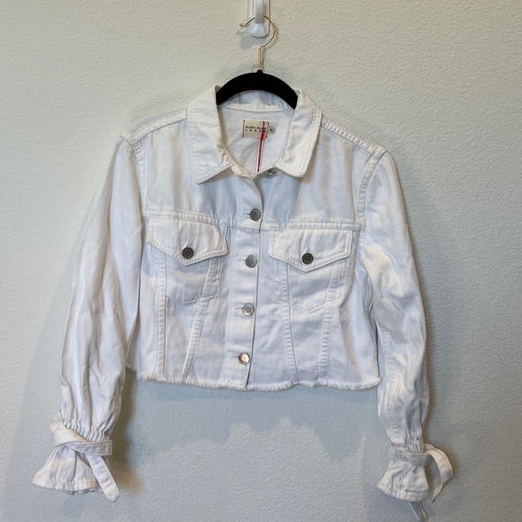 Alice+Olivia Cropped White Tie Sleeve Jean Jacket in Vintage Sugar Wash, XS NWT - Picture 1 of 9